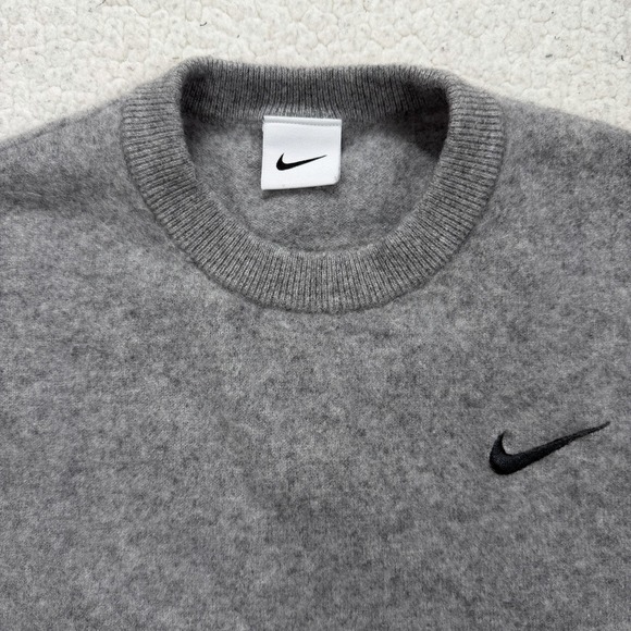 Nike Cashmere Sweater Men's M Gray Crewneck Custom Athlete Luxury Minimalist - Picture 2 of 9